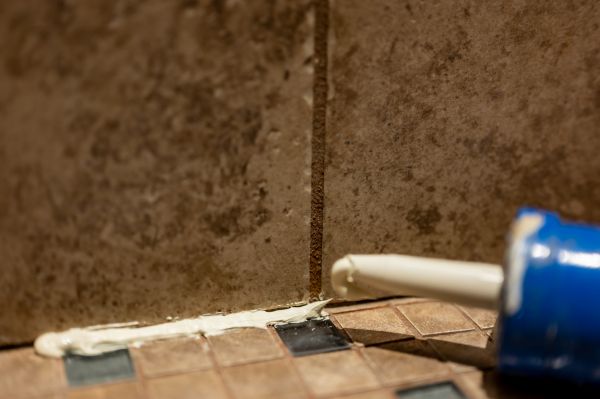 Cost of Shower Caulk Replacement in Jonesboro